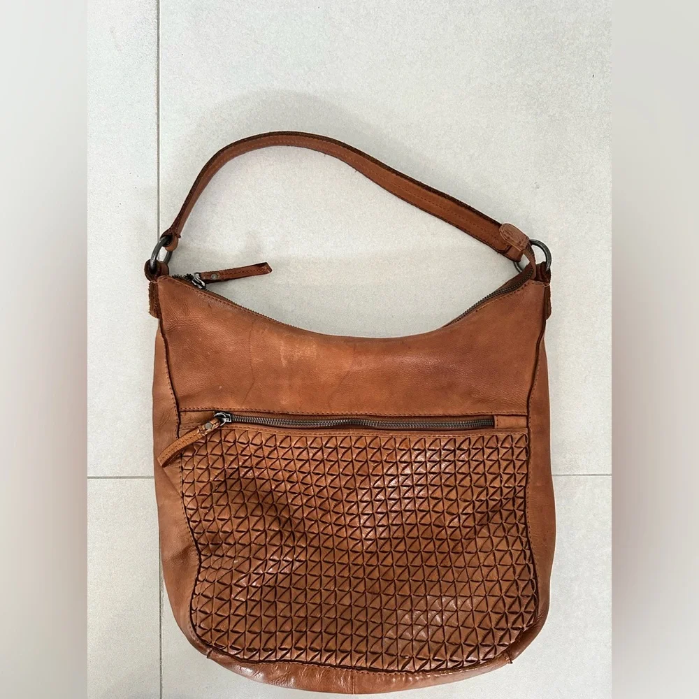 VILENCIA HOLLAND STYLE WOVEN 100% LEATHER BAG